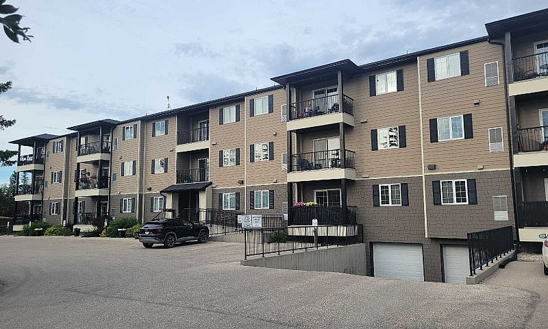 Condo In Landmark Fo...