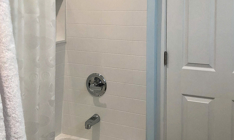 Basement Suite For R...
