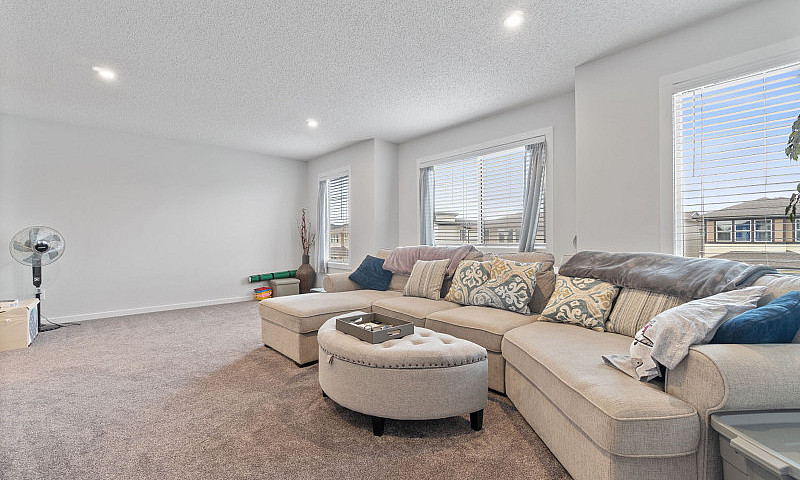 Stunning 4-Bedroom H...