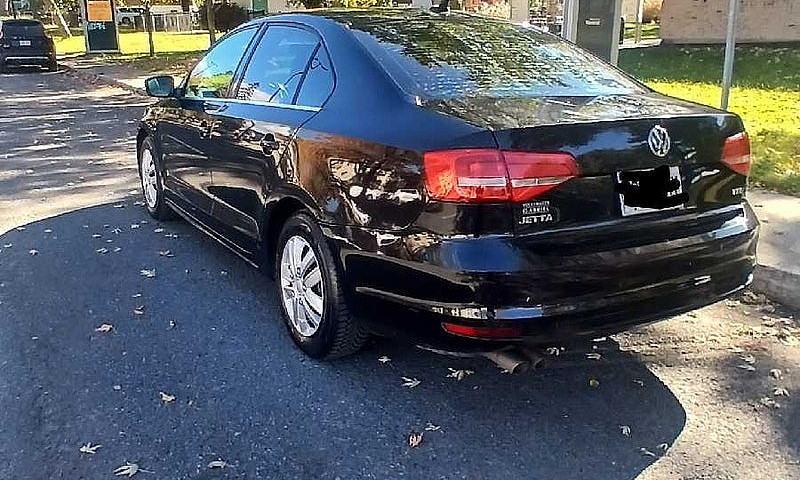 2015 Volkswagen Jett...