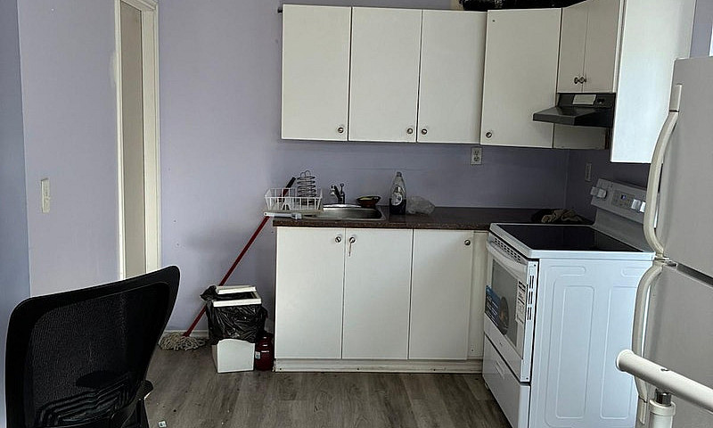 1 Bedroom Basement A...