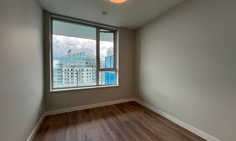 Burquitlam – Brand N...