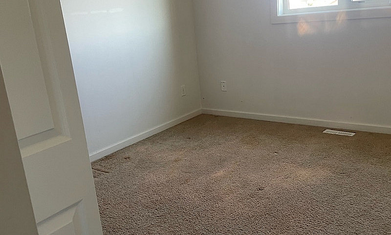 2 Bedroom Suite On M...