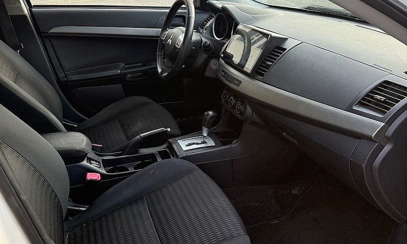 Mitsubishi Lancer...