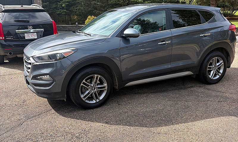 2017 Hyundai Tuscon...