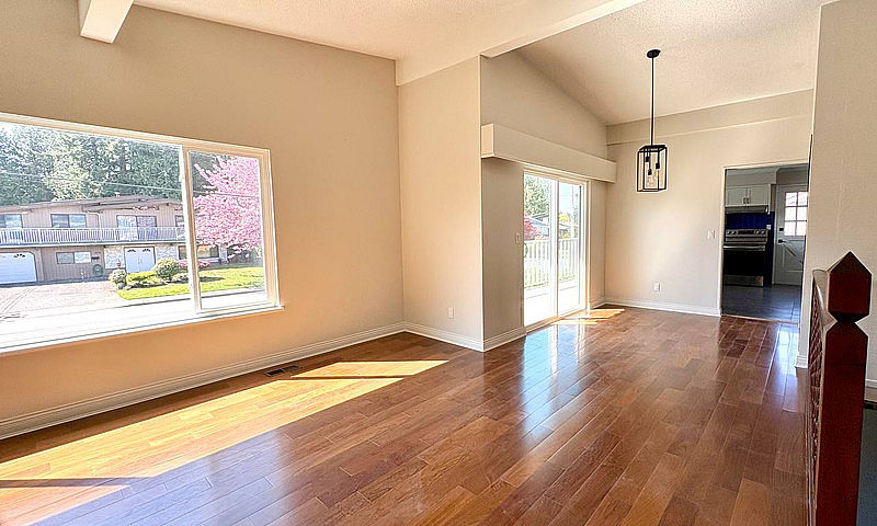 Bright & Spacious 3B...