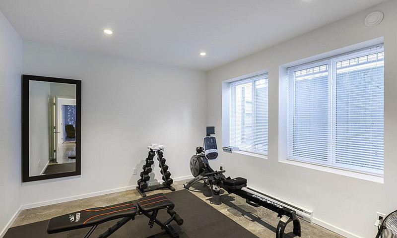 Unfurnished 2 Bedroo...