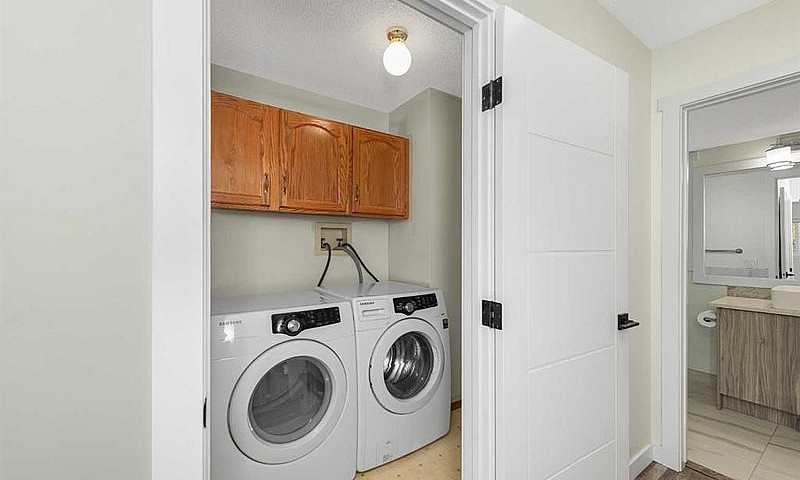 Spacious 4-Bedroom, ...