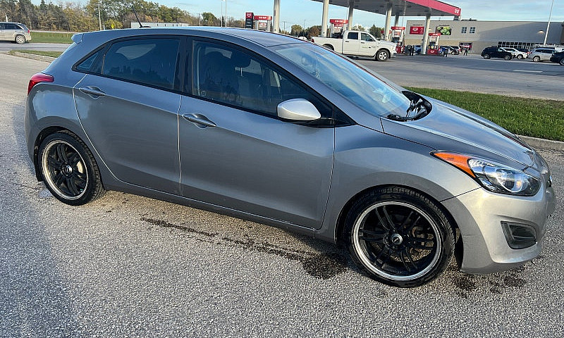 Hyundai Elantra ...
