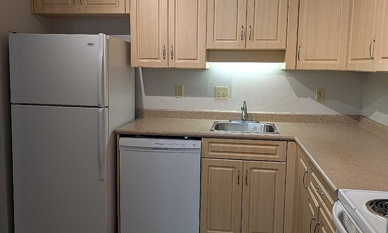 2 Bed, 1.5 Bath Subl...