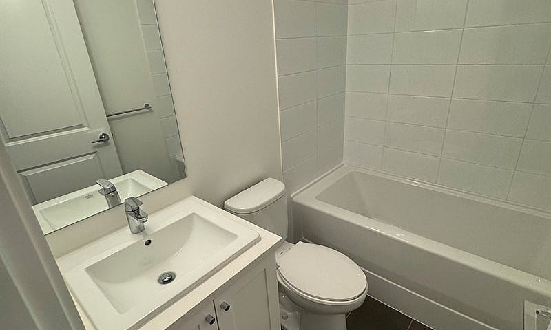 2 Bed 2 Bath Apartme...