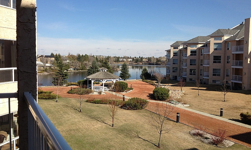 Lakeview 2 Bed 2 Bat...