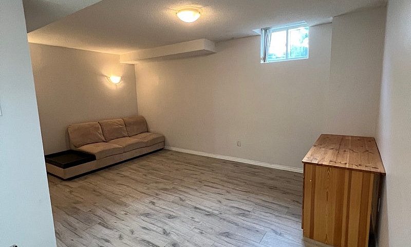 1 Bedroom Basement F...