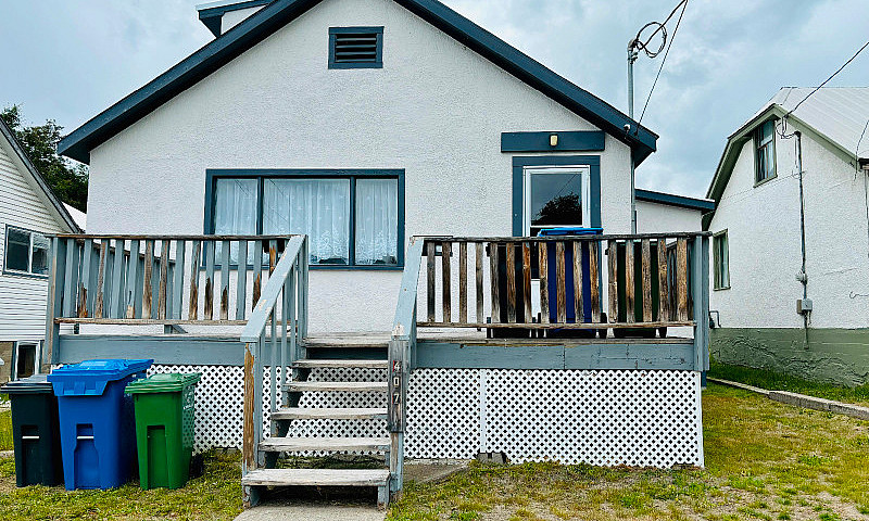 Basement Suite For R...