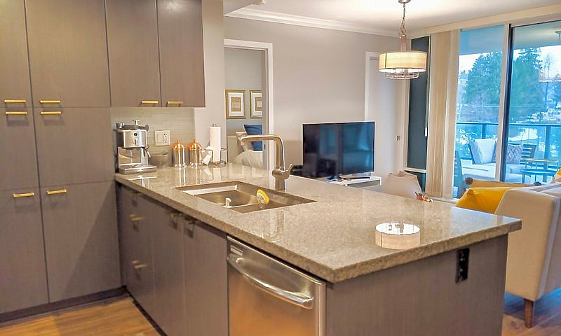 Fully Furnished 1-Be...