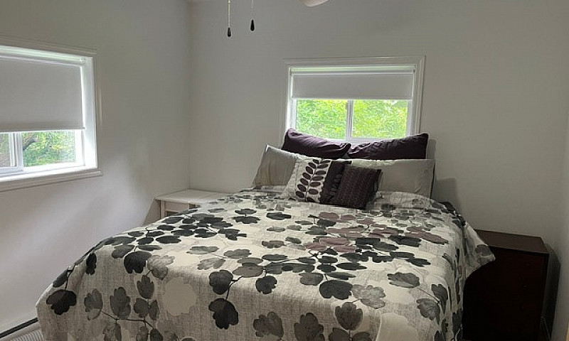 Loni Beach Cottage F...