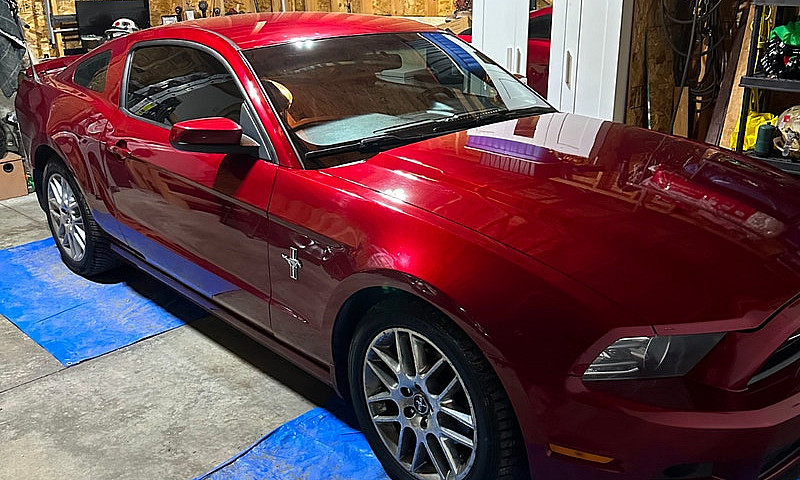 2014 Ford Mustang V6...