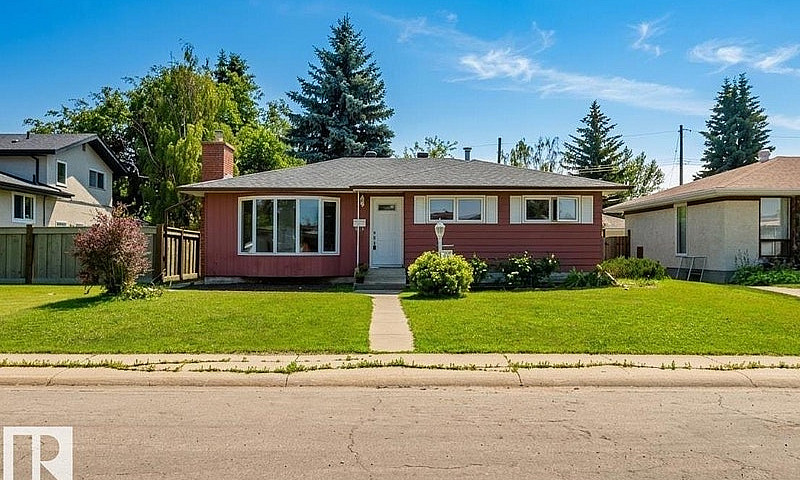 Bungalow In Greenfie...