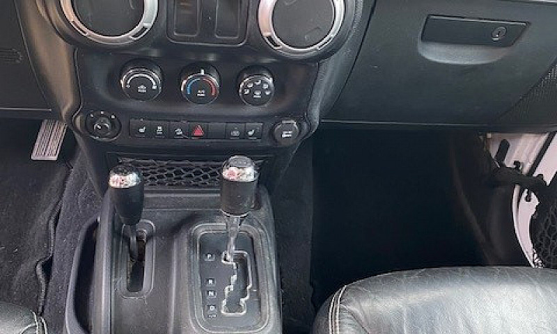 2016 Jeep Wrangler 4...