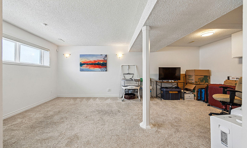 4 Bed, 2 Bath Penbro...