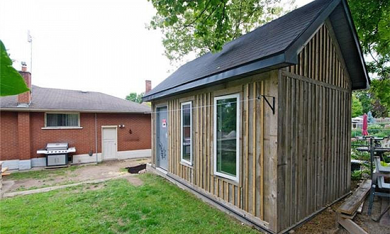 3 Beds 1 Bath Beauti...