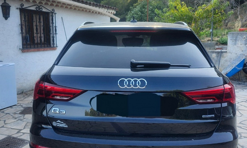 Audi Q3 2021 Black O...