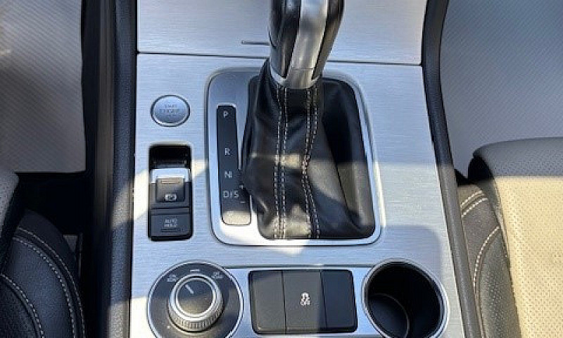 2017 Volkswagen Toua...