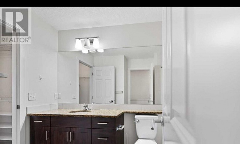 3Bed 2Bath Town Hous...