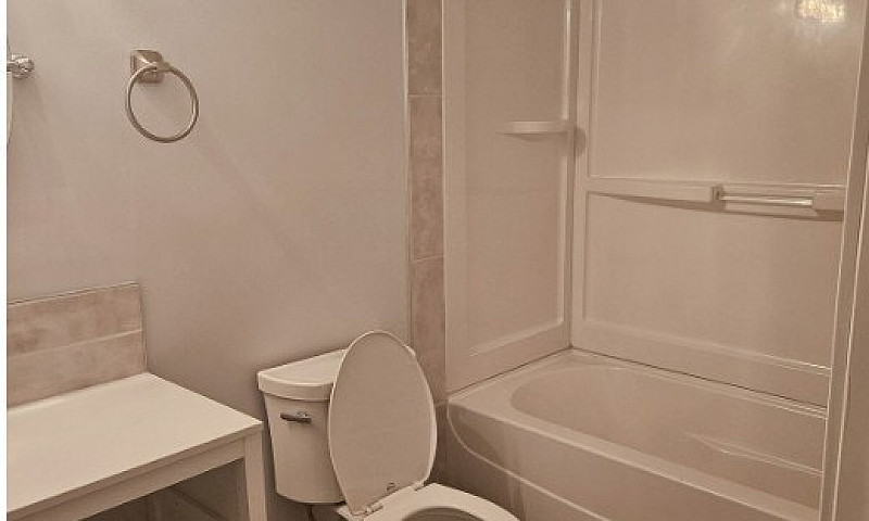 Spacious 1 Bedroom S...