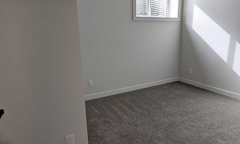 2Bd Legal Basement S...