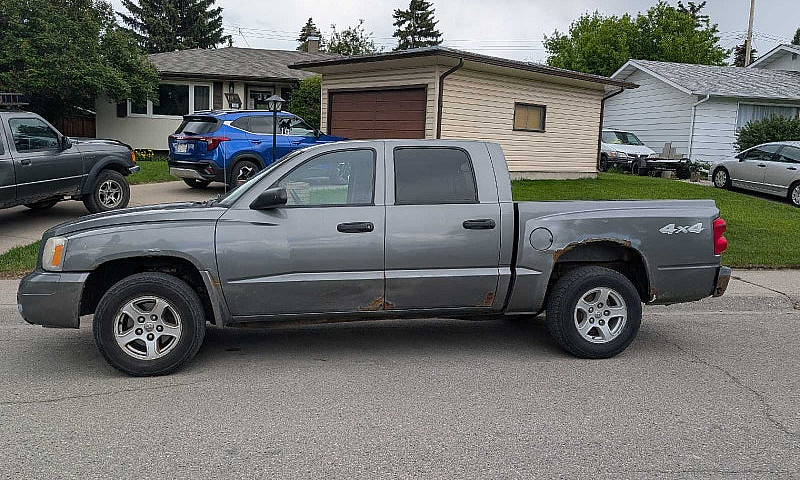 2006 V6 Dodge Dakota...