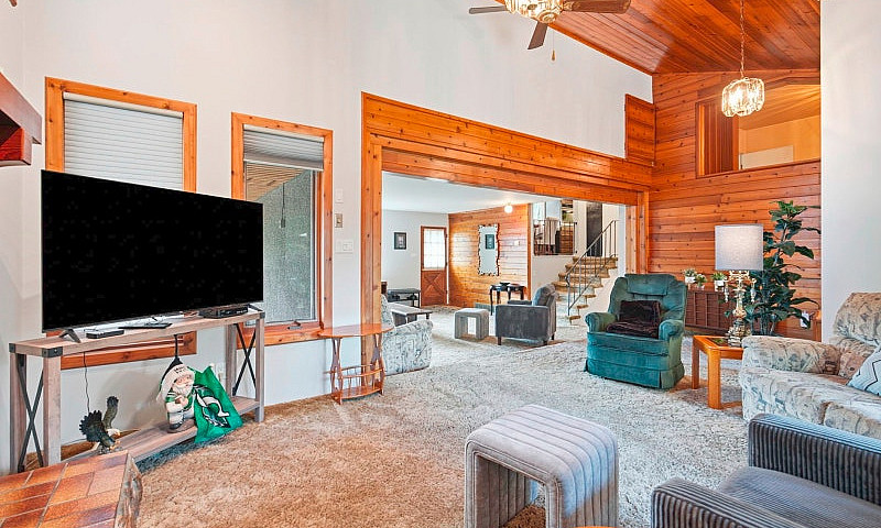 House For Sale In Av...