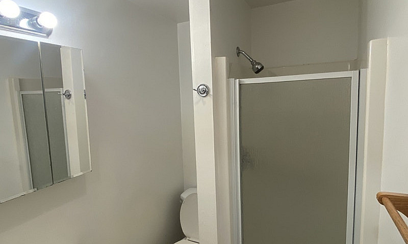 2 Bedroom Basement S...