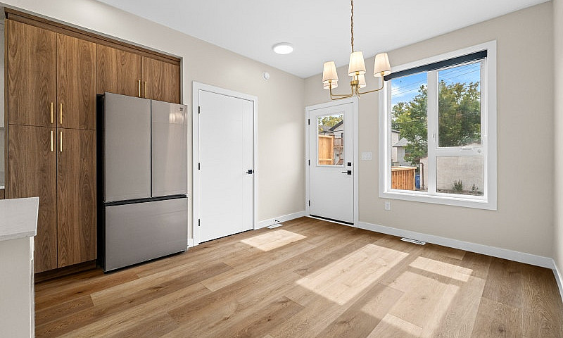 Duplex For Sale In W...