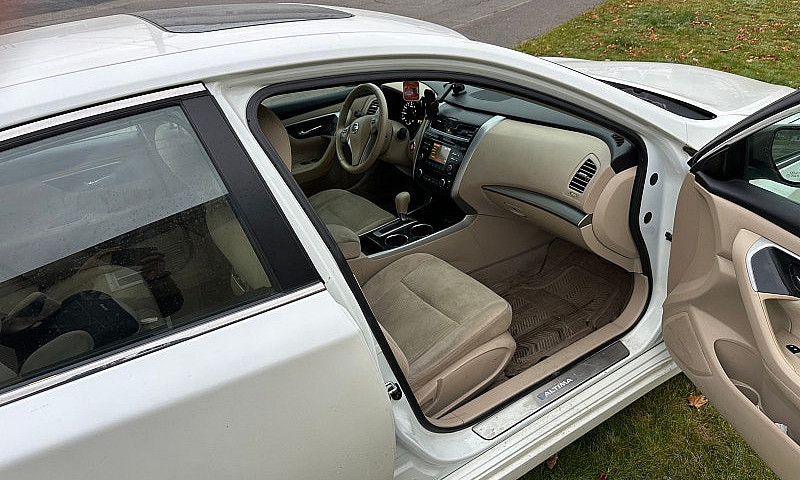 Nissan Altima Bon Et...