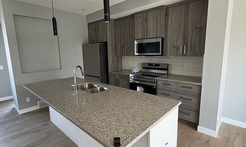 For Rent - Airdrie 3...
