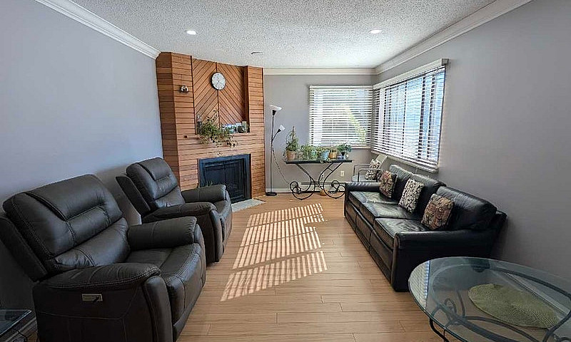 2Bed 1 Bath Spacious...