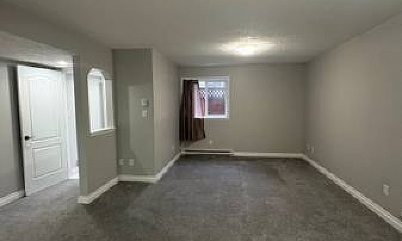 Spacious 1-Bedroom L...