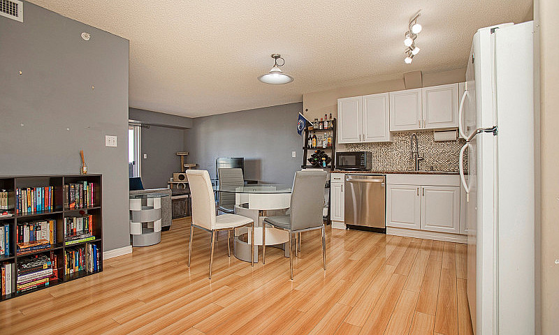 2 Bedroom Condo/Firs...