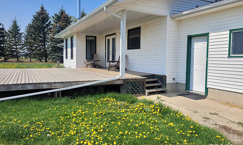 9.79 +/- Acres W/Hom...