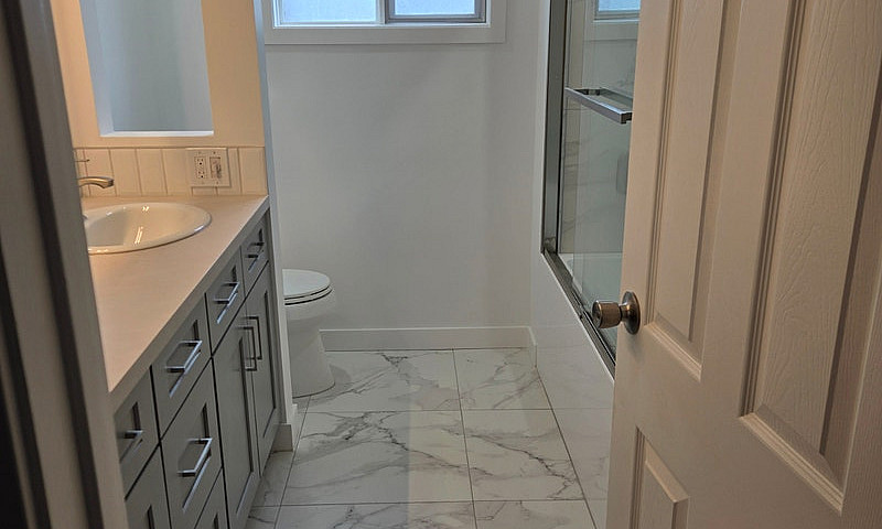Legal 2 Bedroom 1 Ba...