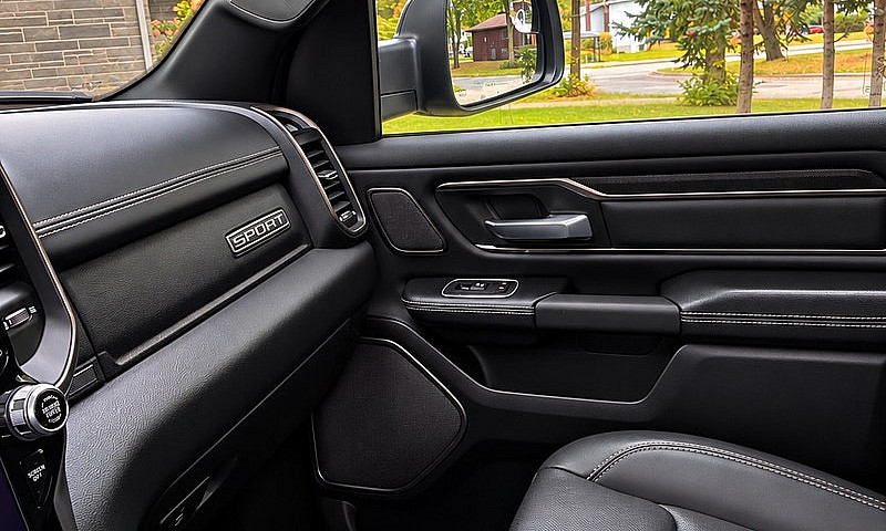 Ram 1500Noir Sport 2...