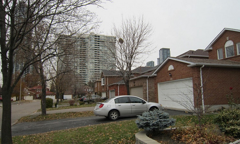 Mississauga 1 Bdrm A...