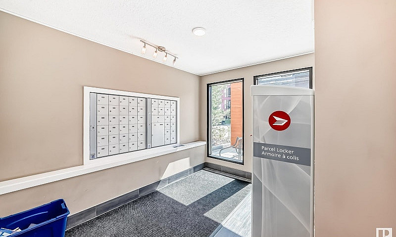 Condo For Sale In Wi...