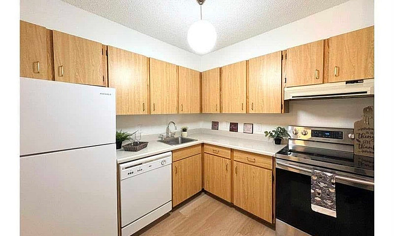 2 Bed 1 Bath Condo...