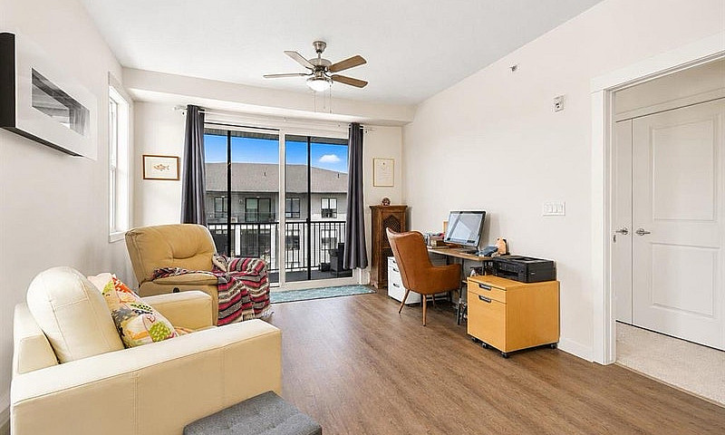 Legacy Encore Condo...