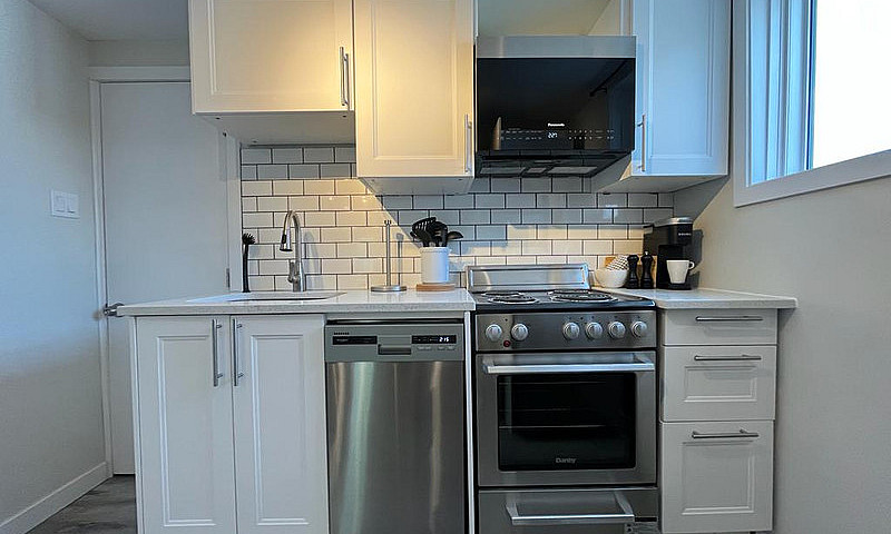 Fully Furnished 1 Be...