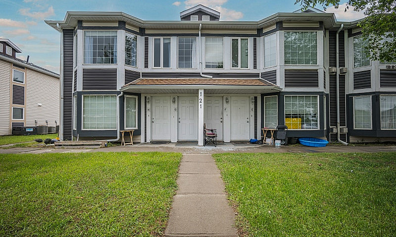 2 Bedroom Condo In S...