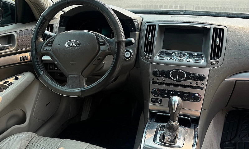 2011 Infinity G37X...