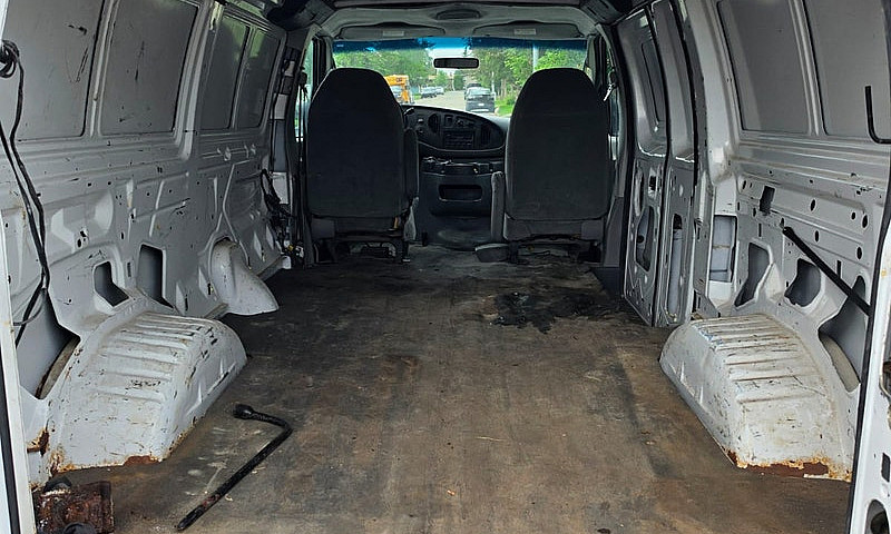 Ford E-350...